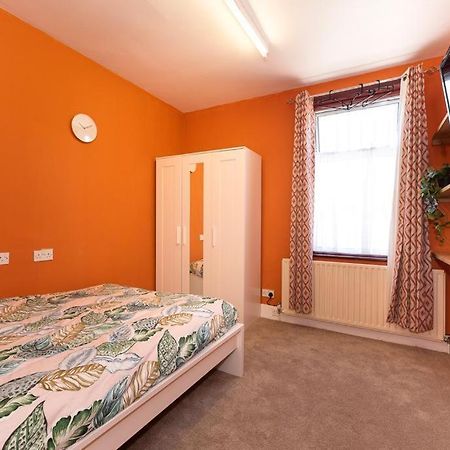 Apartamento Barking Road Comfy House Londres Exterior foto