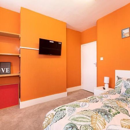 Apartamento Barking Road Comfy House Londres Exterior foto