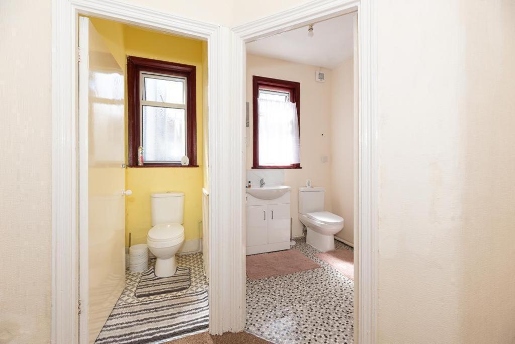 Apartamento Barking Road Comfy House Londres Exterior foto