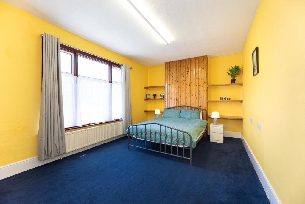 Apartamento Barking Road Comfy House Londres Exterior foto